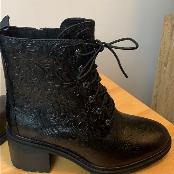 Timberland Sienna High Embossed Waterproof Boot - Picture 9 of 12